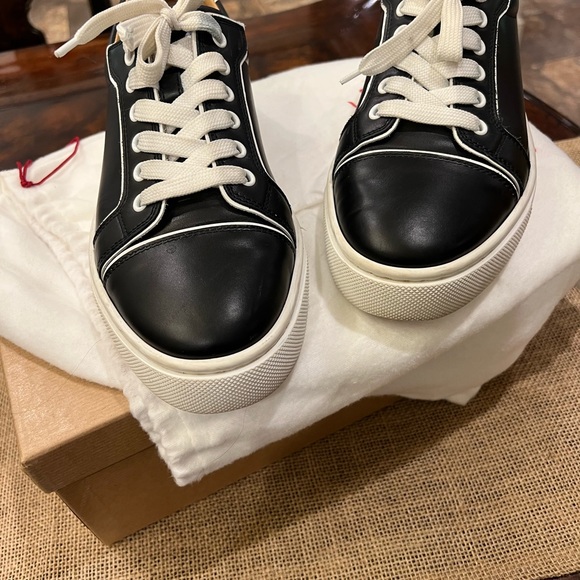 🔴SOLD🔴 Christian Louboutin black sneaker sz40.5 Excellent condition 695 - Picture 3 of 13